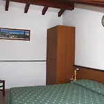 Isolino Aparthotel 3*