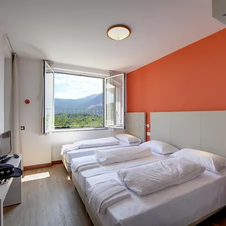 Isolino Aparthotel 3*