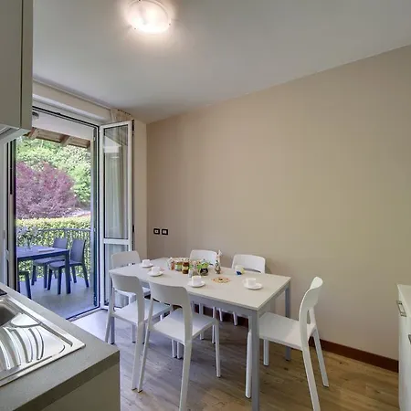 Isolino Aparthotel