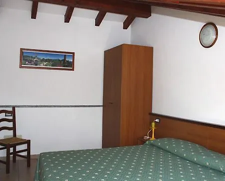 Isolino Aparthotel 3*